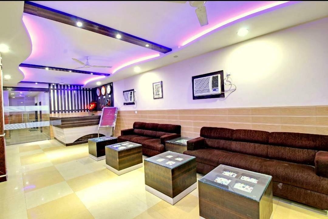 Hotel Pradeep Palace Gorakhpur Bagian luar foto
